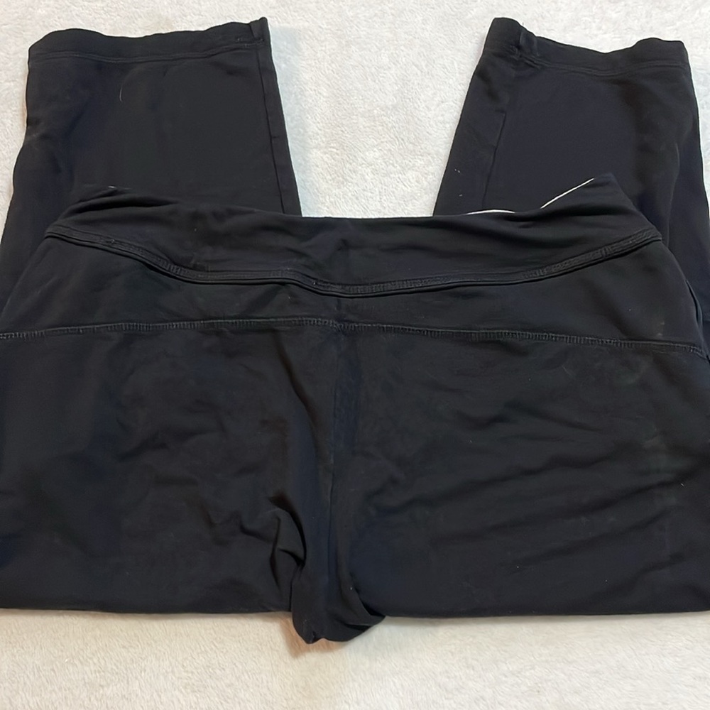 Green Tea Black Comfortable Capris - Picture 3 of 10